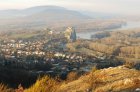 Výhľad z NPR Devínska Kobyla na  hrad Devín a sútok Moravy s Dunajom